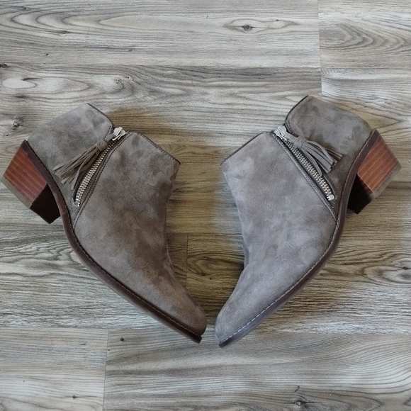 Vionic Serena Zip Ankle Boots Comfort Orthaheel Suede Greige Women's Size 8 - Picture 1 of 5